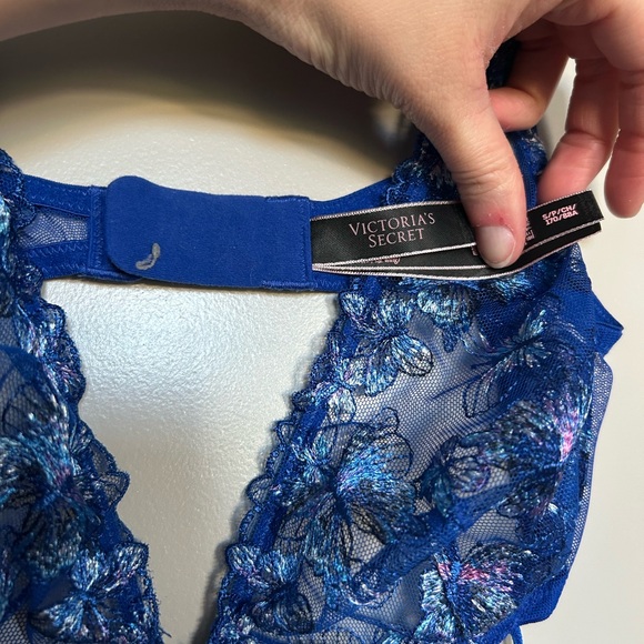 Victoria's Secret Royal Blue Floral Lace Bralette - Picture 5 of 8